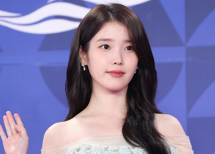 origin_아이유아름다운여인.jpg