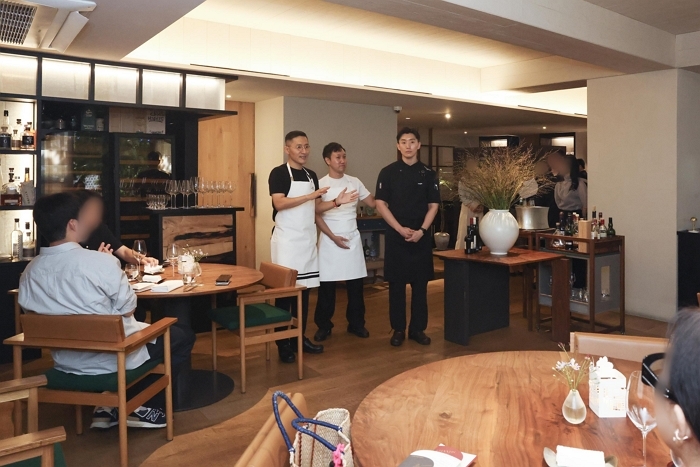 신세계百, 국내 최초 미쉐린 3스타와 손잡고 ‘10초 완판’_가로2.jpg