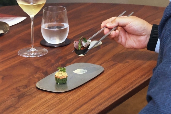 신세계百, 국내 최초 미쉐린 3스타와 손잡고 ‘10초 완판’_가로3.jpg