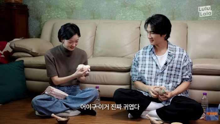 박지현, 김고은에게 닮은꼴 ‘라부부’ 인형 선물... “진짜 비슷하다”