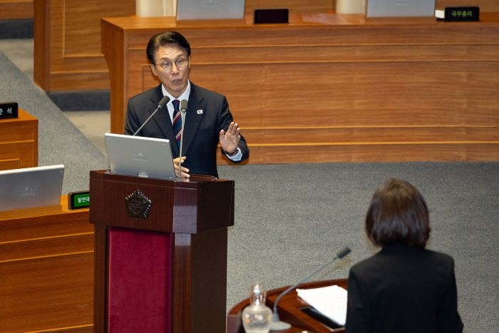 origin_답변하는김민석총리.jpg
