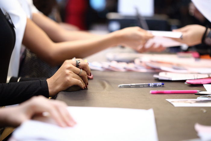 "100% '블라인드 채용' 진행한 청와대, 뽑고 보니 모두 '여성'이었다"