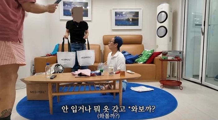 40년 지기 고향 친구들 초대한 김영철, 100만원짜리 패딩 · 구찌 모자 선물했다