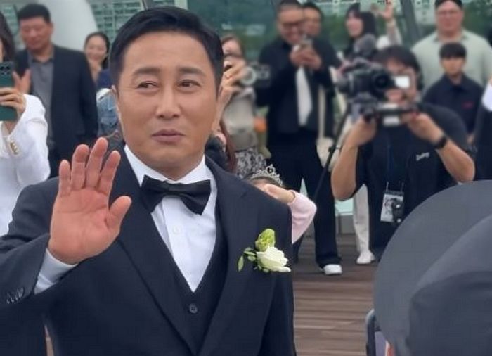 김병만, 오늘(20일) 두 자녀의 축복 속에 ‘결혼식’... 절친 이수근이 사회 봤다