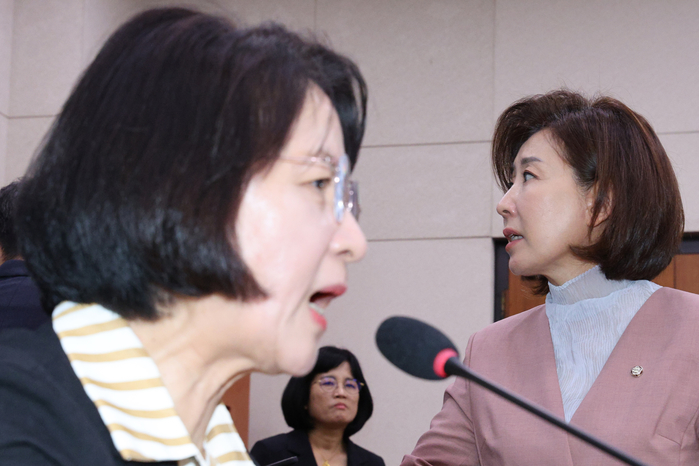 국힘 “추할 추 법사위”... 추미애 “나경원, 이렇게 하는 게 ‘윤석열 오빠’에게 무슨 도움되냐?”