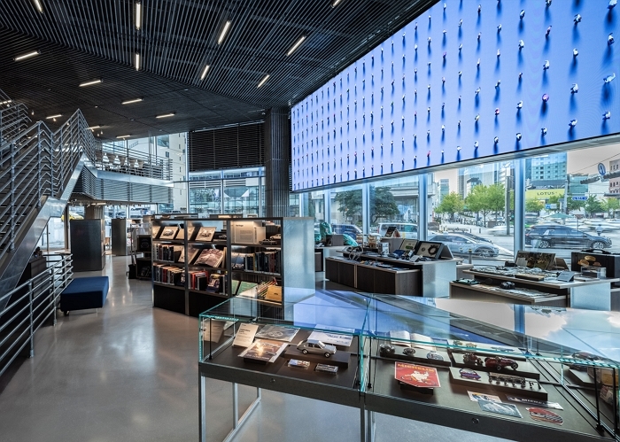 “자동차 덕후에게 최고의 놀이터 생겼다”... 현대차가 리뉴얼 오픈했다는 ‘현대 모터스튜디오’