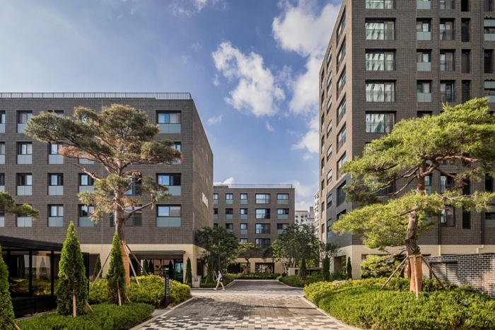 DL이앤씨 ‘e편한세상 고덕 어반브릿지’ 단지 전경(2).jpg