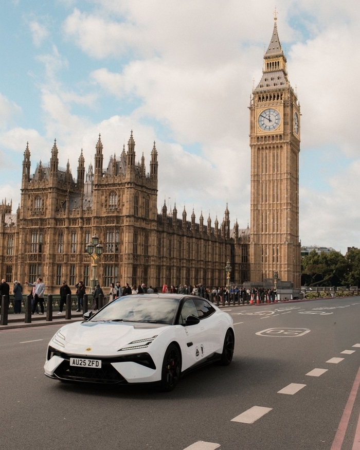 로터스 런던 디자인 페스티벌 D.N.A. x DNA (6).jpg