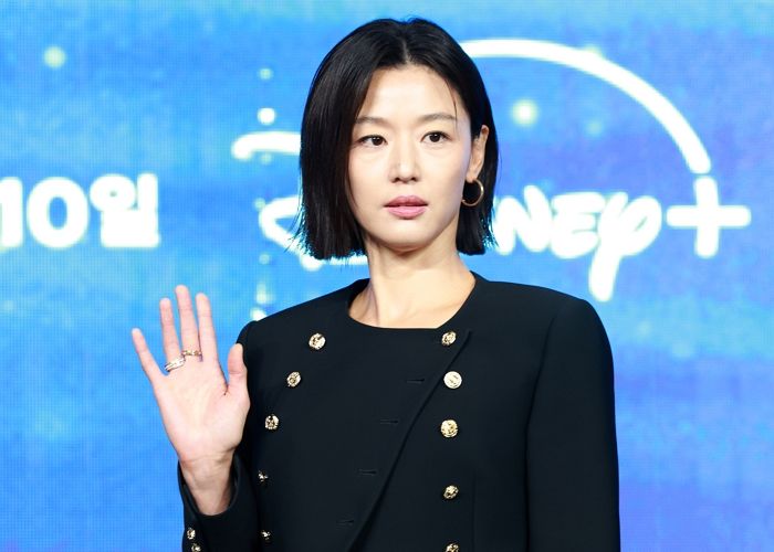 전지현, 드라마 ‘북극성’ 대사 논란에 中 광고 취소?... 소속사가 밝힌 입장