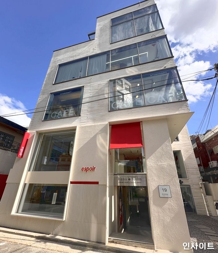 2만원대에 퍼스널 컬러 찾고 ‘나만의 멀티 팔레트’까지 만들 수 있는 ‘코덕의 성지’, 직접 가봤다