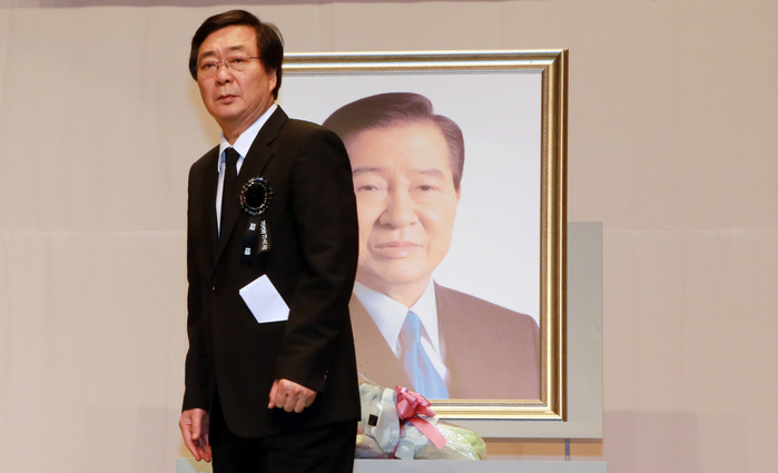 origin_헌화마친김홍업전의원.jpg