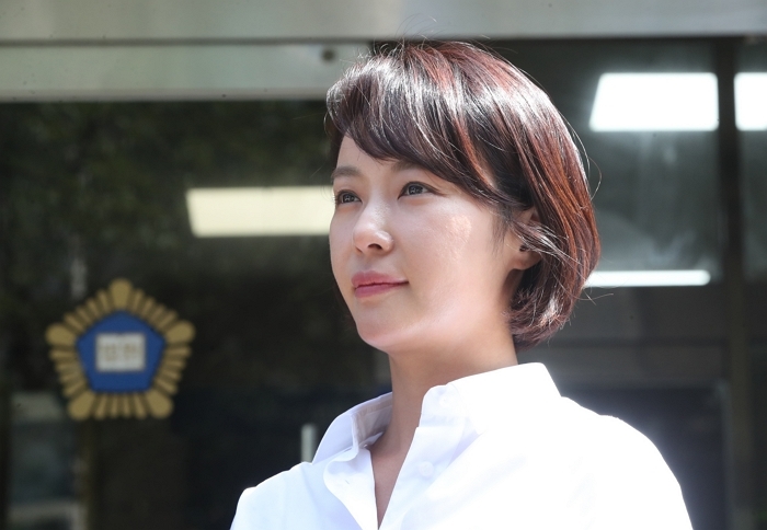 origin_검찰‘회삿돈43억원횡령혐의’황정음에징역3년구형.jpg