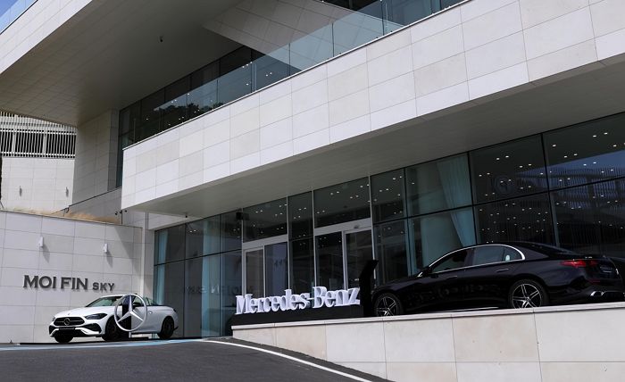 여수 바다와 벤츠의 환상적 만남... 한성모터스, ‘모이핀 카페’서 전시 팝업 진행