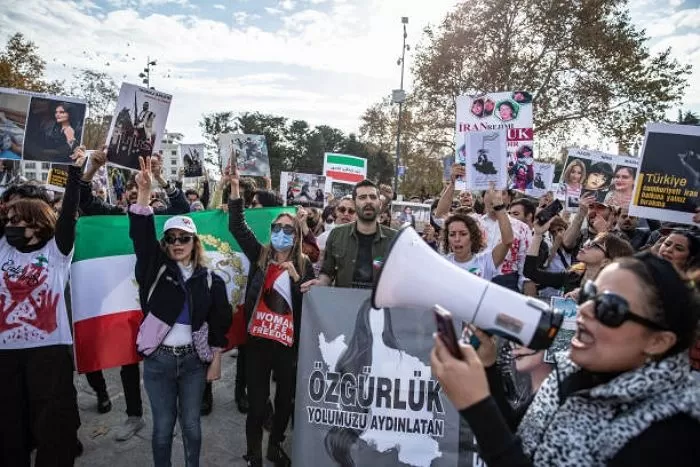 “교도소에서 대량 살인...” 올해만 1000명 사형시킨 이란의 충격적인 사형 실태