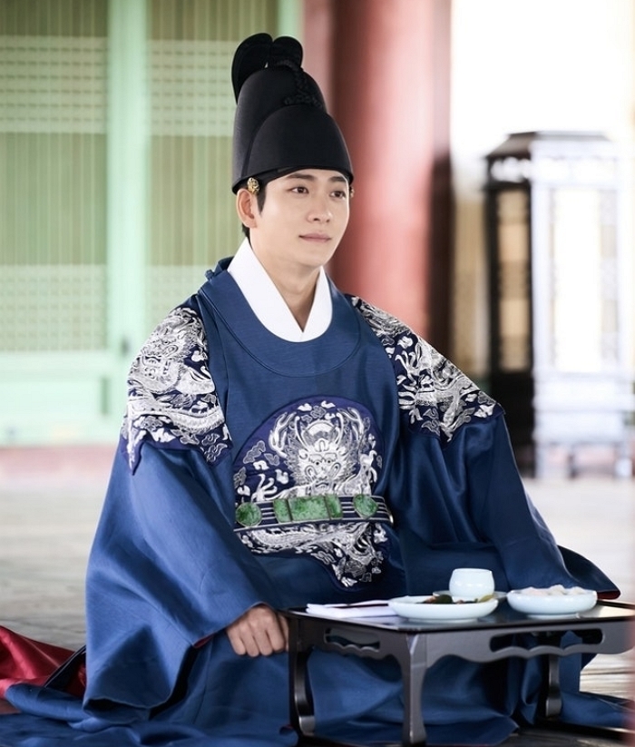 강태오, 사극 로코 ‘이강에는 달이 흐른다’로 돌아온다... 멋에 살고 죽는 왕세자로 변신