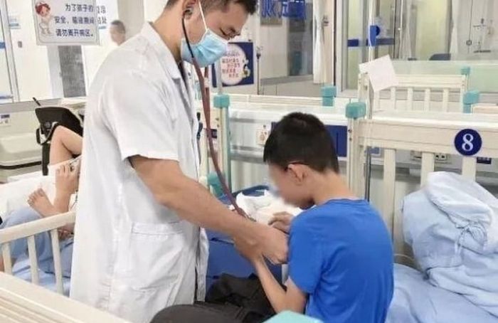 14시간 동안 ‘방학 숙제’ 하던 11살 소년, 스트레스로 인한 ‘사지 마비’로 응급실행