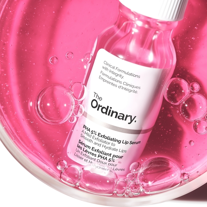 [사진 3] PHA 5% 엑스폴리에이팅 립 세럼 연출컷.jpg