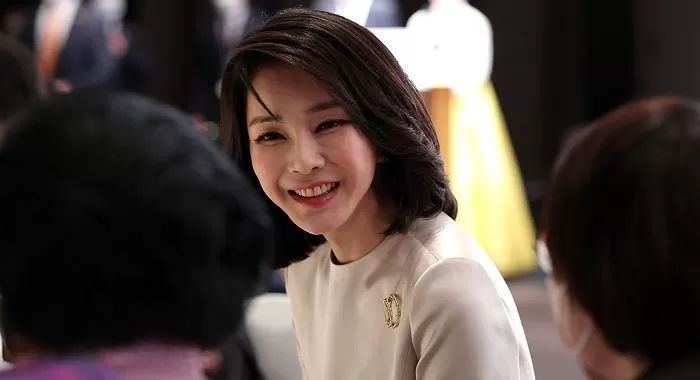 김건희, 종묘 망묘루 사적 차담회 의혹에 “질 바이든 여사 소개 손님” 주장