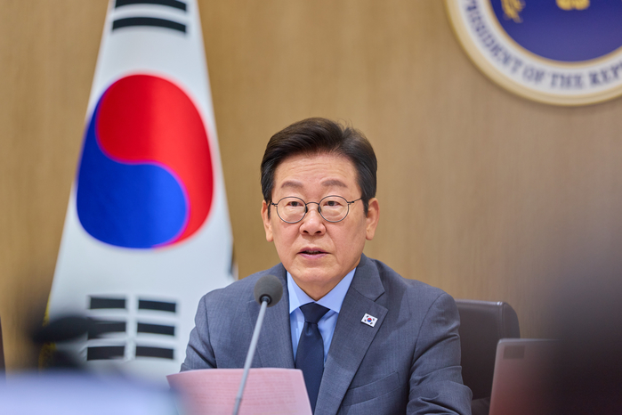 이재명 대통령 지지율, 한주만에 5%p 떨어진 55%... 취임 후 최저치 [갤럽]