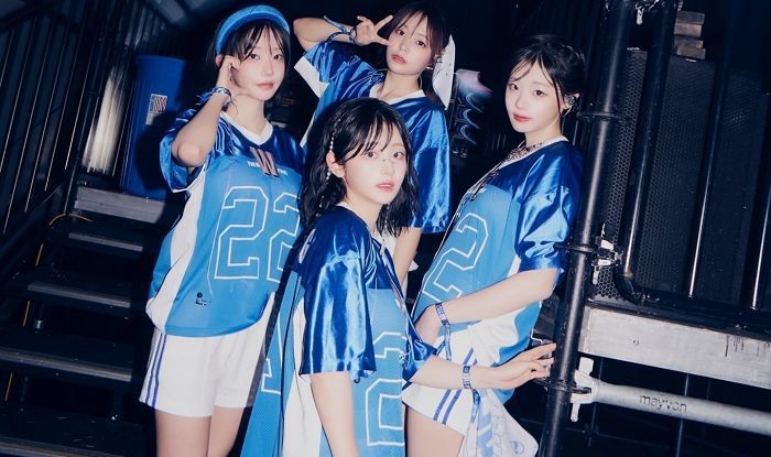 QWER 소속사, 응원봉 디자인 논란에 공식입장 밝혔다... “저작권 문제 없다”