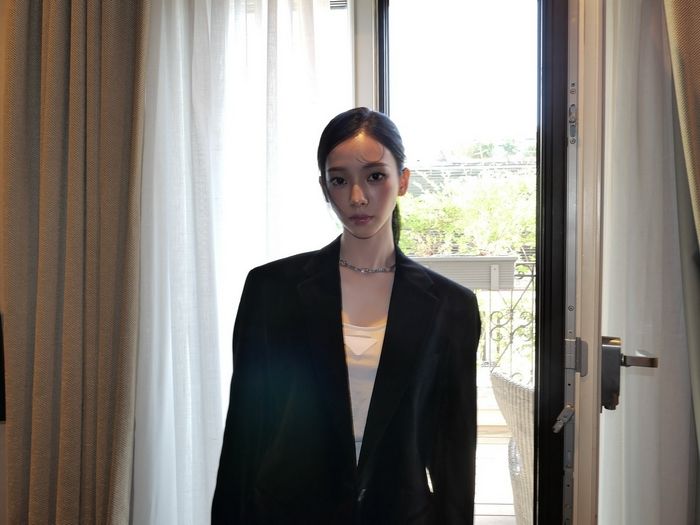 “AI보다 AI같다”... 역대급 비주얼로 밀라노 사로잡은 에스파 카리나