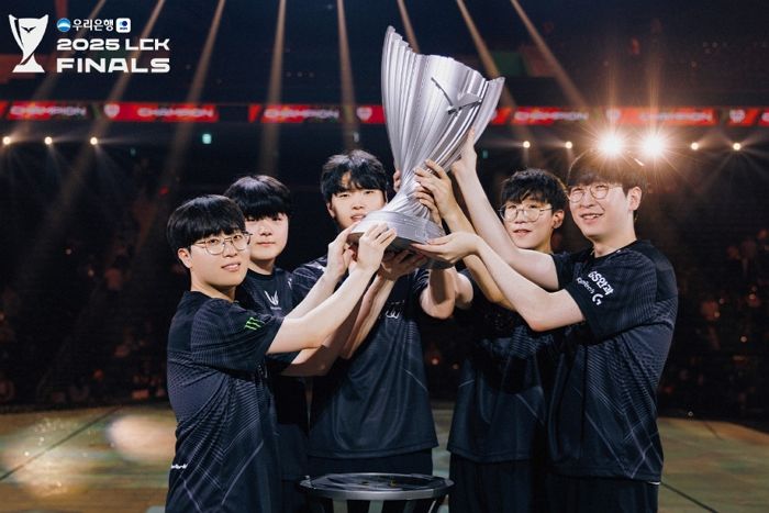 젠지, 한화생명 꺾고 2년 만에 LCK 정상 복귀