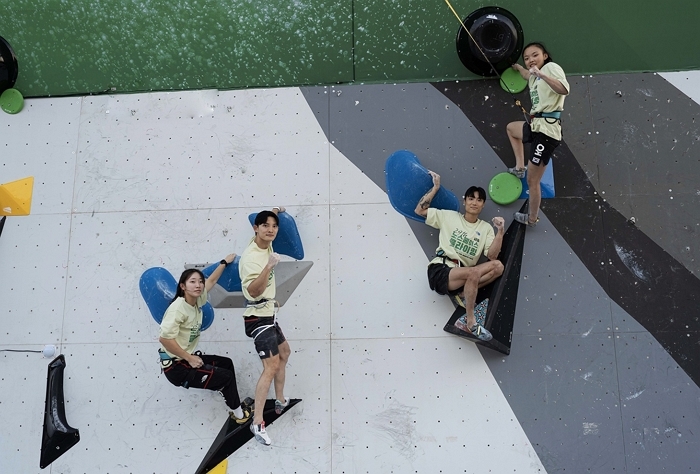[사진 2] 노스페이스 애슬리트팀 4인방도 함께한 스포츠클라이밍 축제.jpg