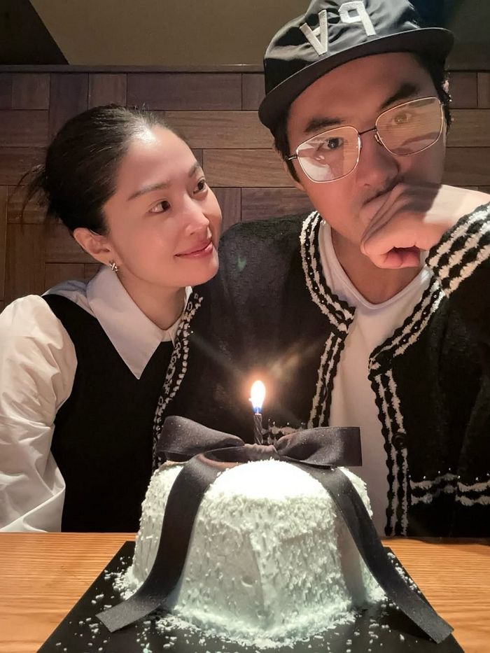 “사랑해요 쪽”... 전진♥류이서, 결혼 5주년 맞아 달달한 ‘투샷’ 공개했다