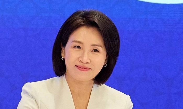 origin_K푸드현장간담회참석한김혜경여사.jpg