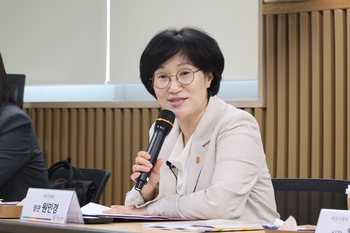 origin_원민경장관강북구가족센터현장방문.jpg
