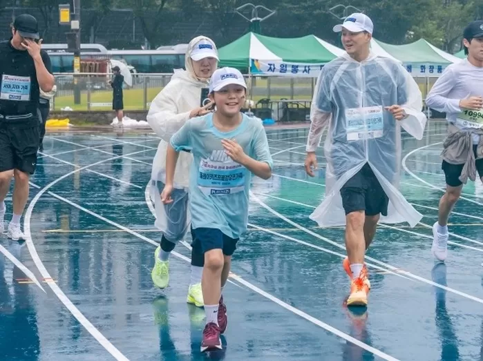“온 가족이 함께 달려요”... 플레이키즈-프로, 가평 마라톤서 건강한 러닝 문화 확산