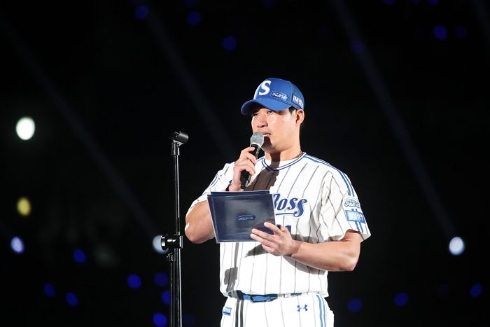 ‘끝판대장’ 오승환, 눈물의 은퇴식... 21년 선수 생활 마침표 찍었다