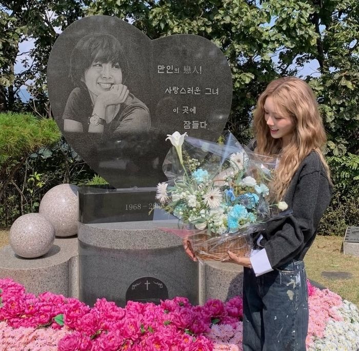 최준희, 엄마 최진실 기일 하루 앞두고 묘소 찾았다... “엄마에게 꽉찬 사랑 남기고 가”