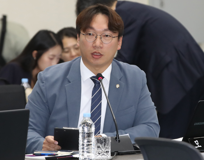origin_국감질의하는모경종의원.jpg