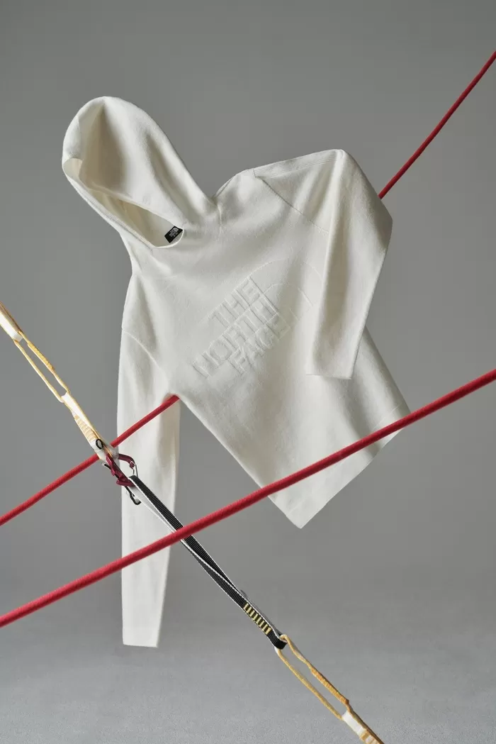 [사진 2] ‘여성용 시온 후디’ 제품컷.jpg