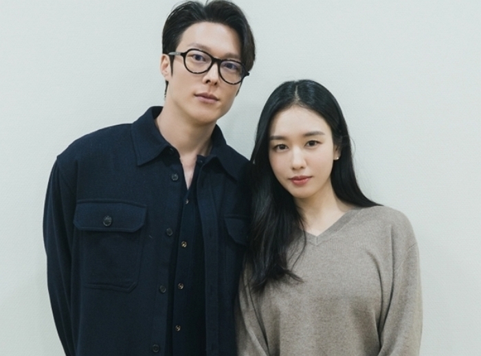 “키스는 괜히 해서!”... 장기용·안은진 훈훈한 투샷 공개