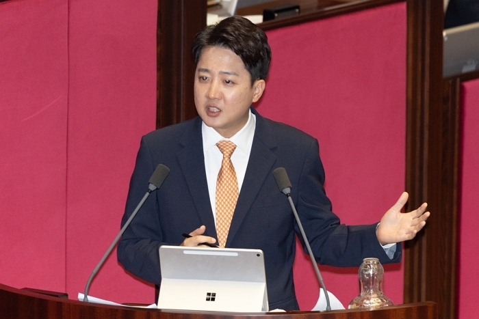 origin_이준석대표대정부질문.jpg
