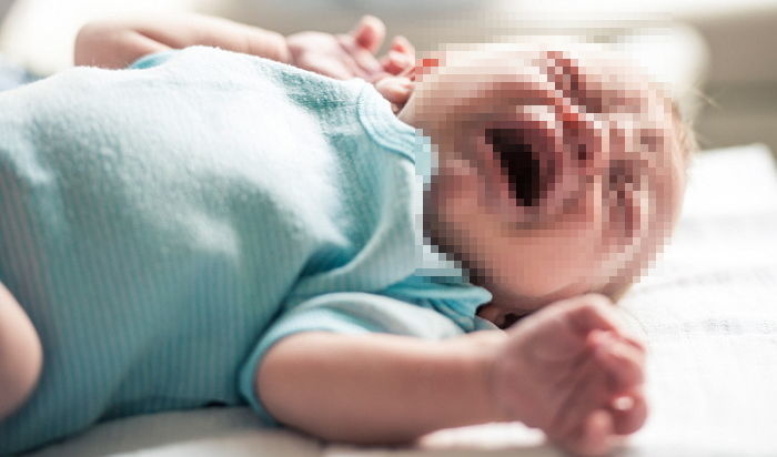 아기가 많이 울어 윗집에 사과 편지 남겼는데... 초보 부모가 이웃에게 받은 뜻밖의 감동 답장