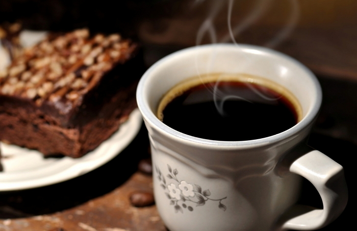 매일 마시는 커피에 이 3가지만 넣으면 혈당·뇌·장 건강이 한번에 좋아진다