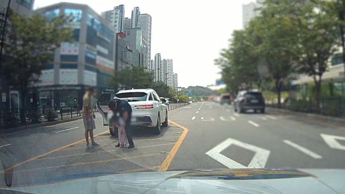 사탕 먹다 목에 걸린 5세 여아 극적 구조한 경찰... 뭘로 구했나 봤더니
