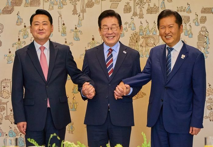 추석 민심 잡기 위한 여야 메시지 전쟁... “개혁 완수” vs “국가 위기”