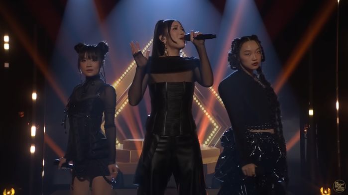 ‘케데헌’ OST ‘골든’, 대박 난 이유(?) 있었네... 헌트릭스 보컬진 3인이 밝힌 녹음실 일화