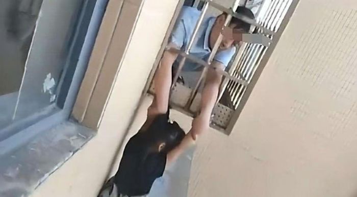 중국 아파트 20층서 추락한 4살 여아... 14층 주민이 붙잡아 살렸다