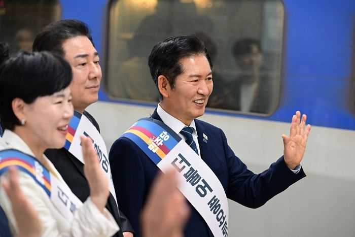 정청래가 전한 추석 민심 “이러다 尹 풀려나... 내란범 확실히 처벌해야”