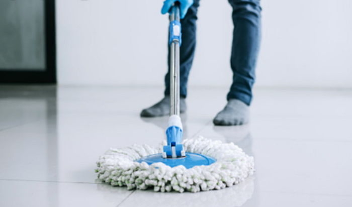 연봉 3억 받으면서도 ‘건물 미화원’ 일하는 50대 ... “돈 벌기 위해서 아냐 ‘이것’ 때문”