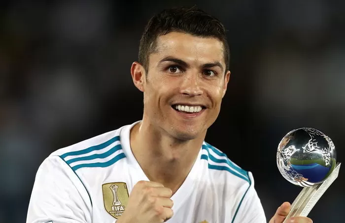 호날두, 축구선수 최초로 ‘블룸버그 억만장자’ 올라... “순자산 2조원”