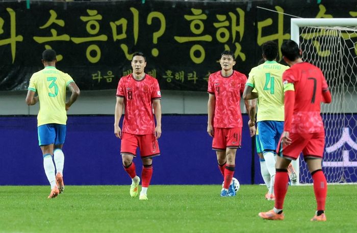실점으로 이어진 김민재의 치명적 실수... 홍명보, 대놓고 ‘이 말’ 던졌다
