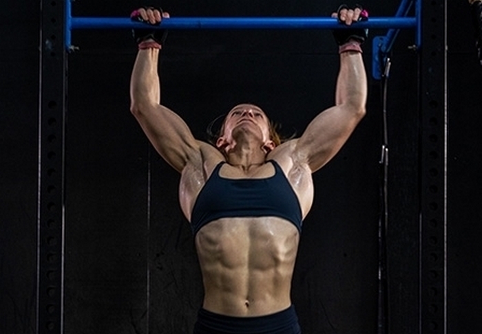 1시간만에 ‘턱걸이 733개’로 기네스 세계 기록 경신한 헐크녀의 정체  (영상)