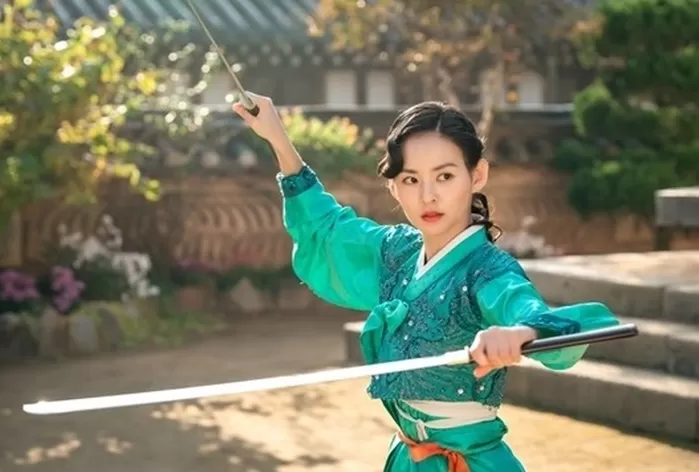 아역배우 출신·‘정년이’ 국극 공주 배우 김윤혜, 10월의 신부 된다