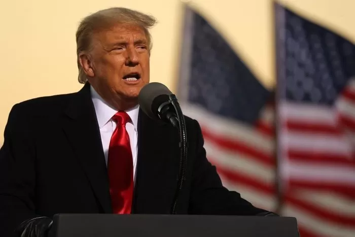 트럼프 압박에 다국적 제약사들 ‘백기 투항’... 화이자 이어 AZ도 미국 내 의약품 가격 인하